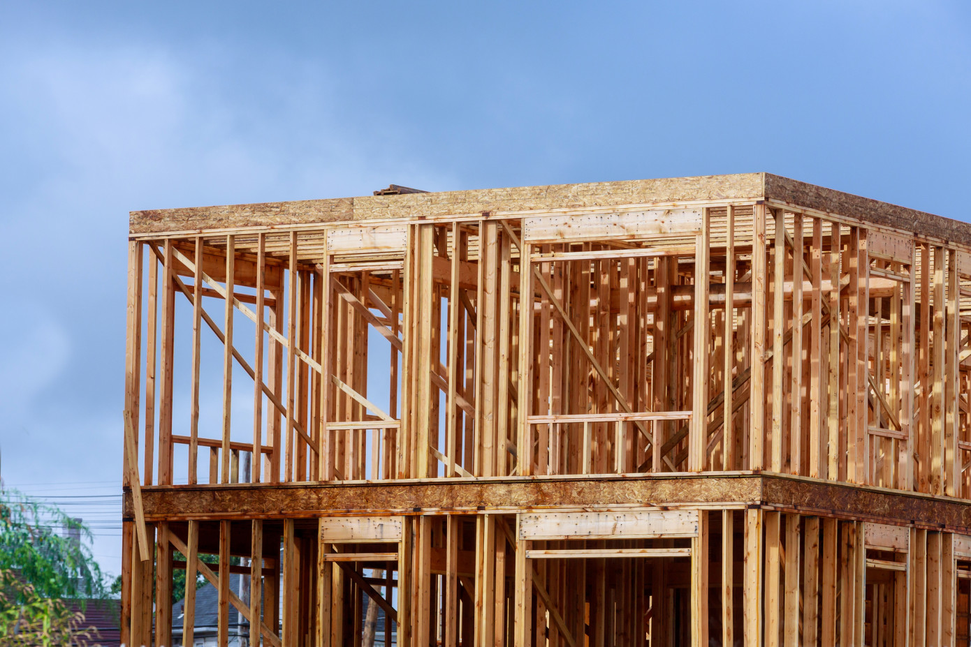 Nonresidential construction spending slips 0.1% in May but remains elevated