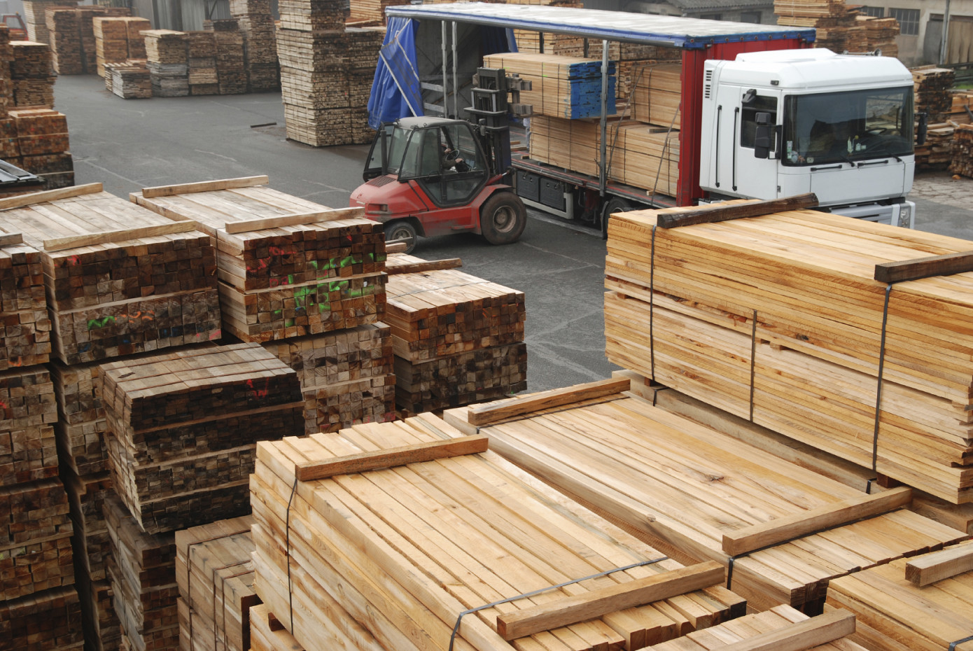 Sawmill curtailments bring increasing lumber prices