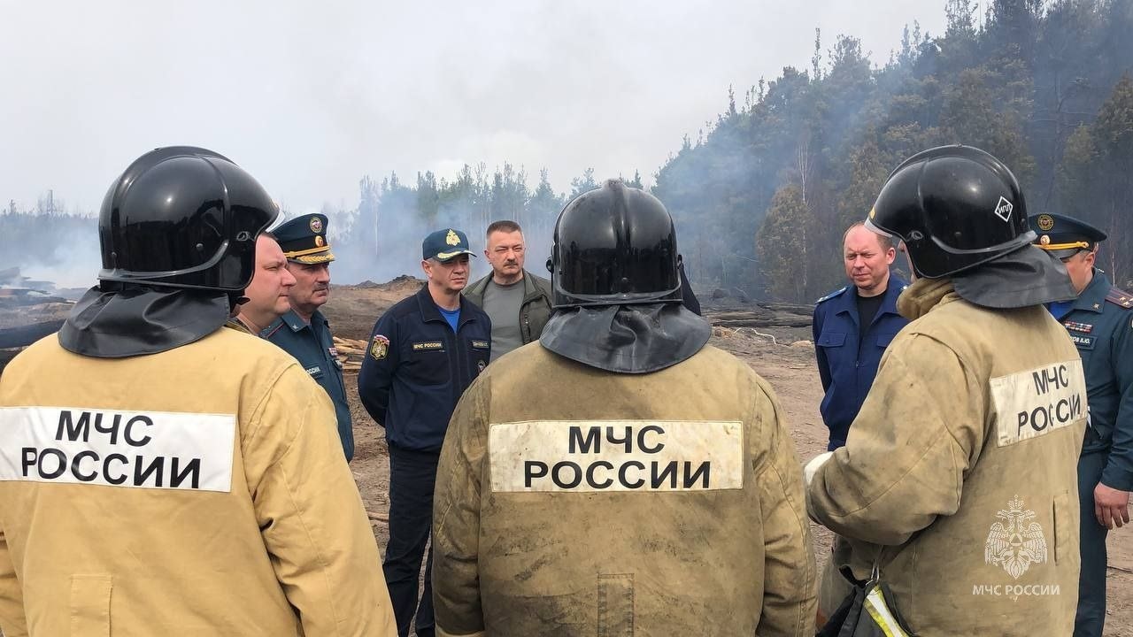 Причиной пожара в Сосьве могло стать сжигание опилок на лесопильном предприятии