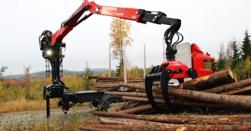 Cranab delivers timber truck cranes to Logisopt in Russia