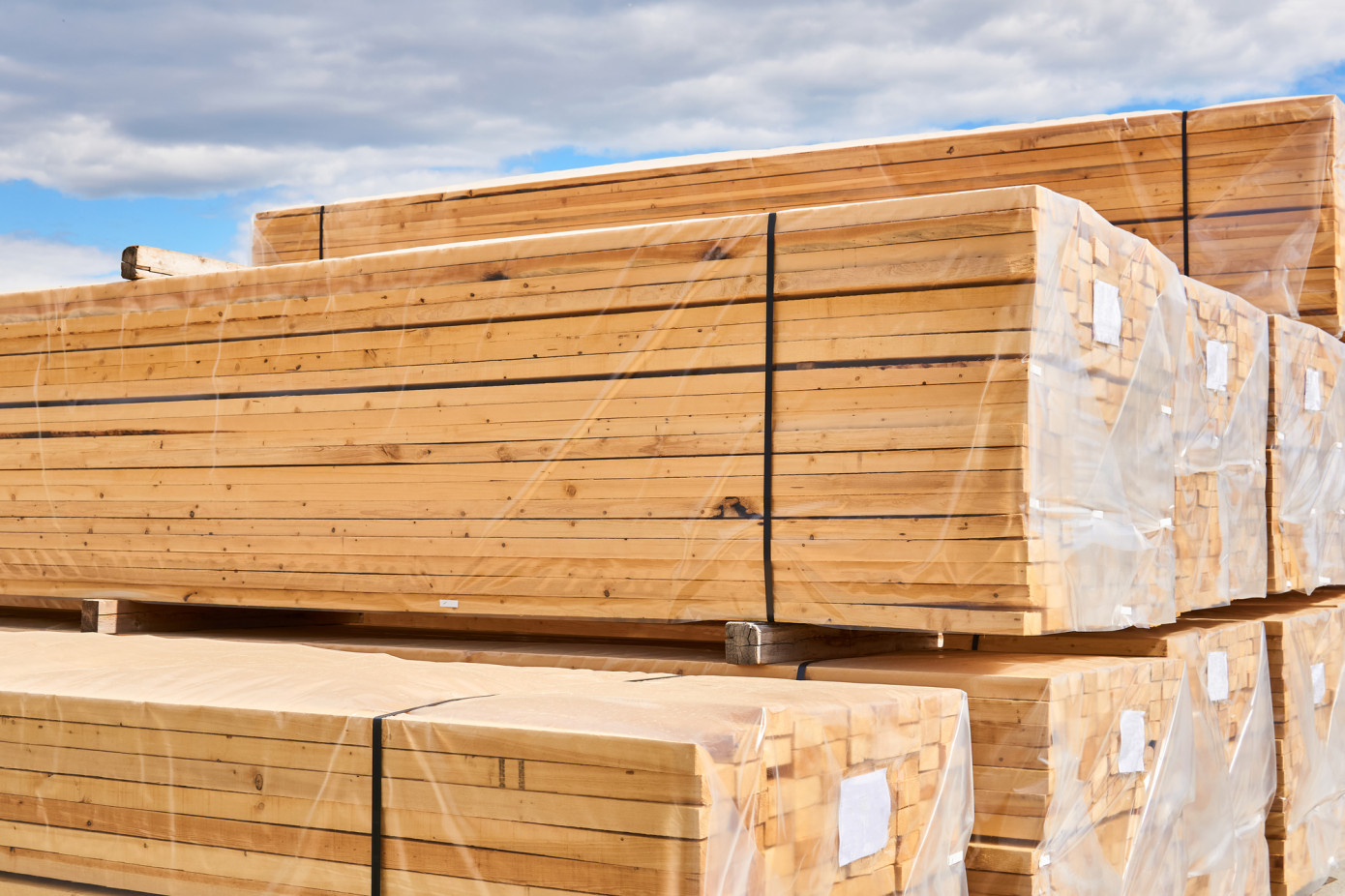 Exports of lumber from Sweden contract 43% in March