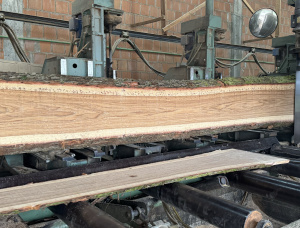 50 mm x 150 mm x 2100 mm Oak Half-Edged Board