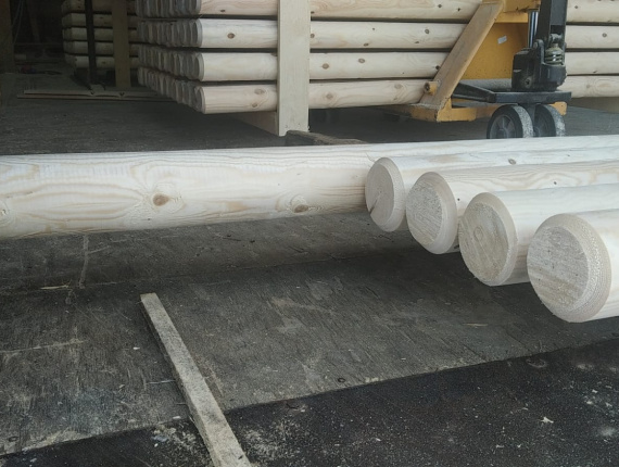 Scots Pine Rounded beam 160 mm x 6 m